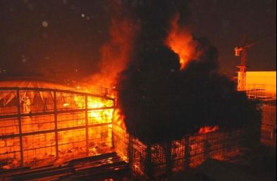3月21日，广西南宁过江龙物流仓库火灾，火灾过火面积达700平方米，烧毁店铺仓库23个，直接财产损失895.9万元。